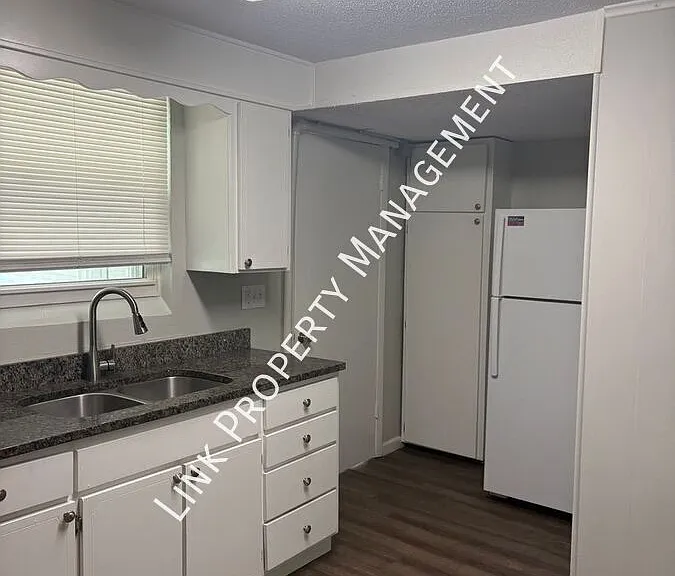 1640 Keeble St — Photo 35