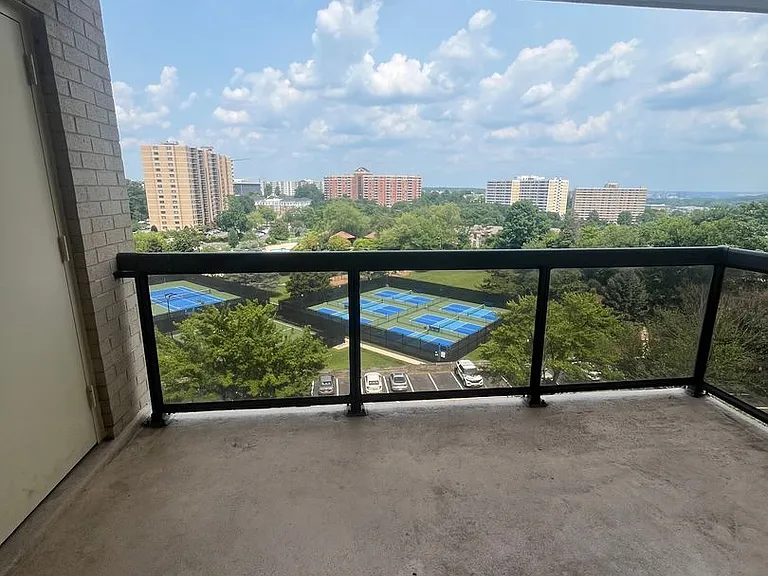 307 Yoakum Pkwy #809 — Photo 16