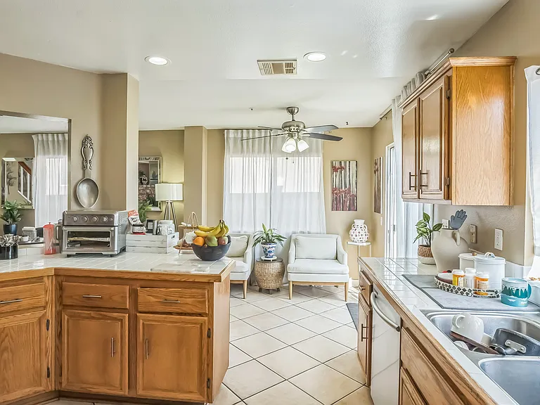 16230 Trailwinds Dr — Photo 10