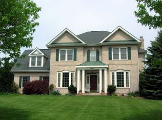 4455 Monument Dr, Sykesville, MD 21784