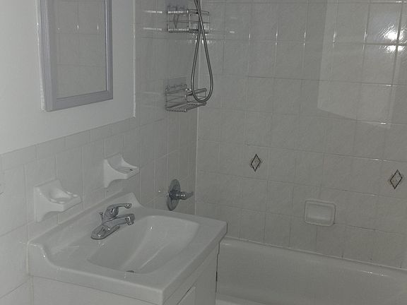 5th image of 34-12 34th St #3