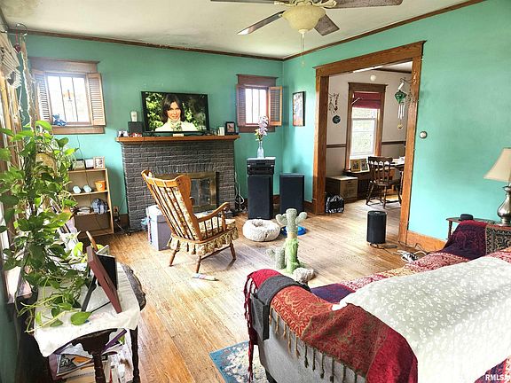 4th image of 1440 E Losey St