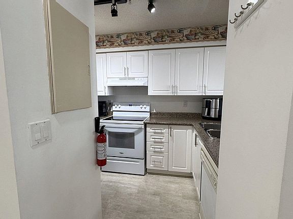 4th image of 14355 103rd Ave #105