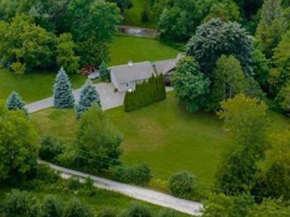 1st image of 640 Mountain Rd