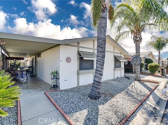 3rd image of 1250 N Kirby St Spc 32