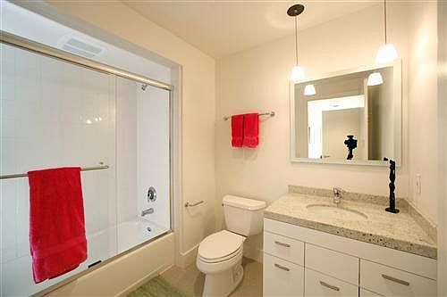 2nd image of 445 Francisco St APT 204