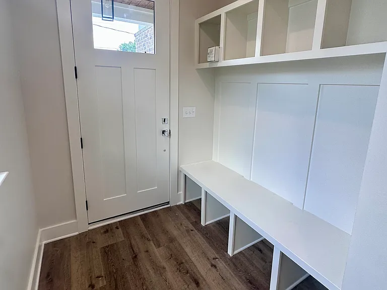 615 Waco Dr #B — Photo 5