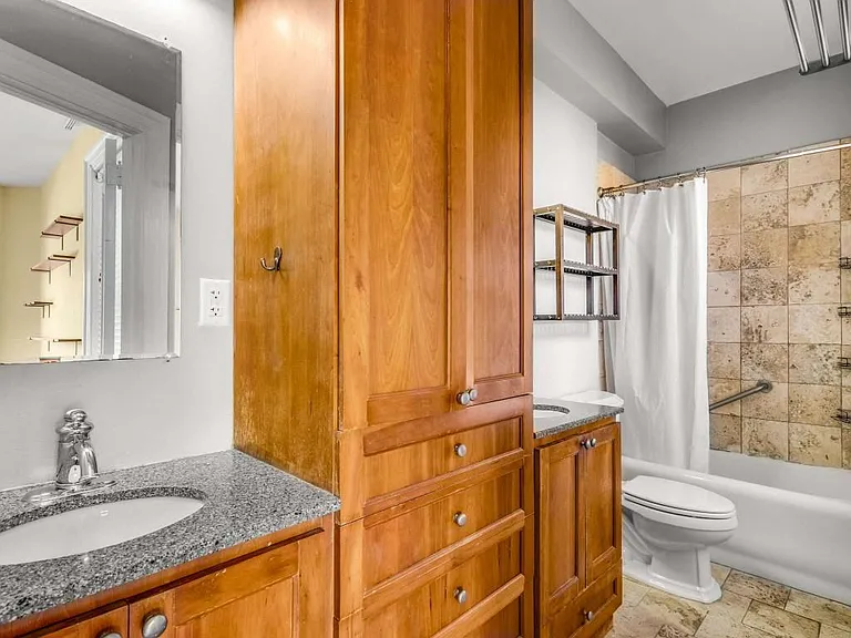 198 Ponce De Leon Ave NE #D7 — Photo 14