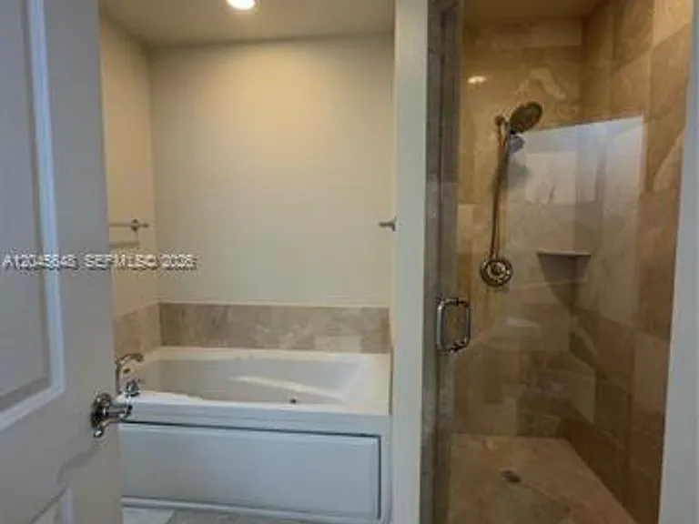 16100 Emerald Estates Dr #CU-281 — Photo 24
