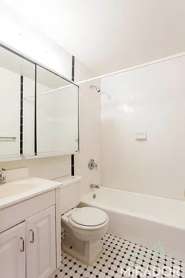 Rented by Mirador Real Estate | media 29