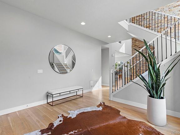 3rd image of 10424 Maplebrook Way