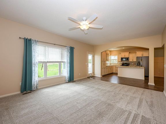 4th image of 7132 Evansbrook Dr