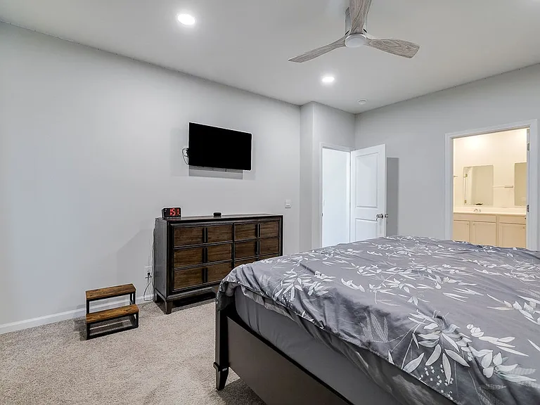 102 Spillway Ct — Photo 15