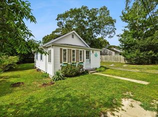 17 Buzzards Bay Ave, Bourne, MA 02532