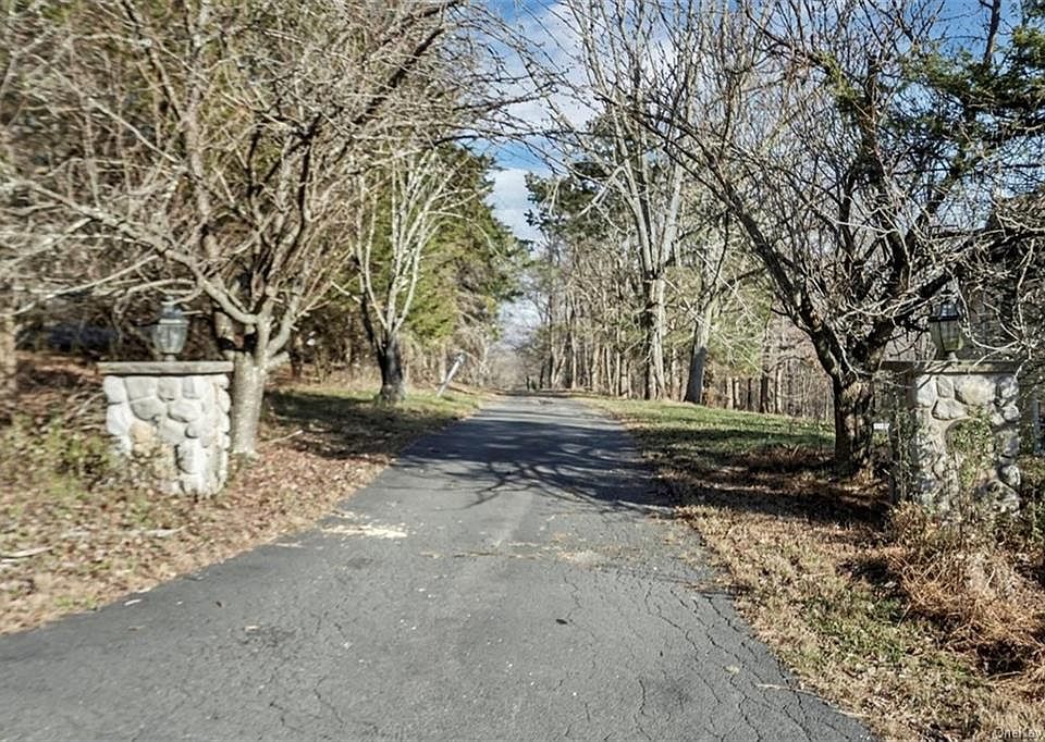 1st image of 20 Allison Dr