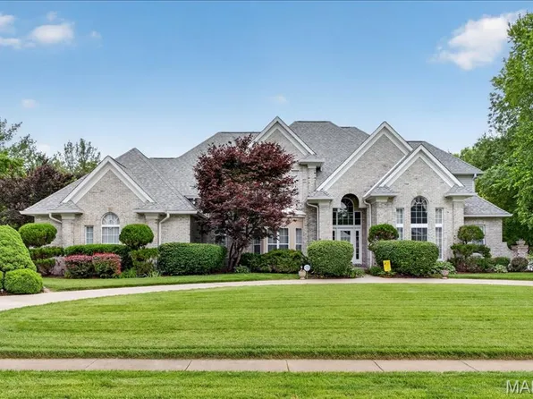137 Longmeade Dr, O Fallon, IL 62269