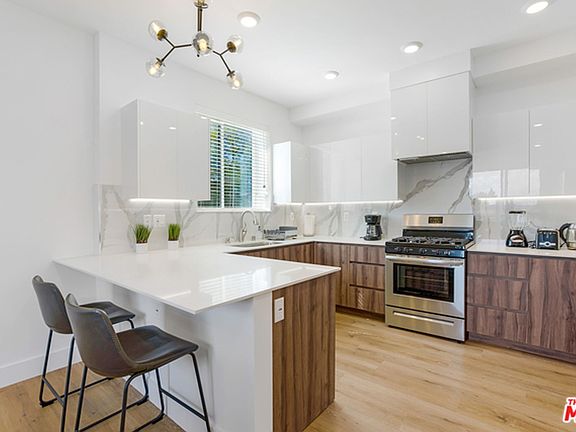 2nd image of 4637 Laurel Canyon Blvd Unit 3