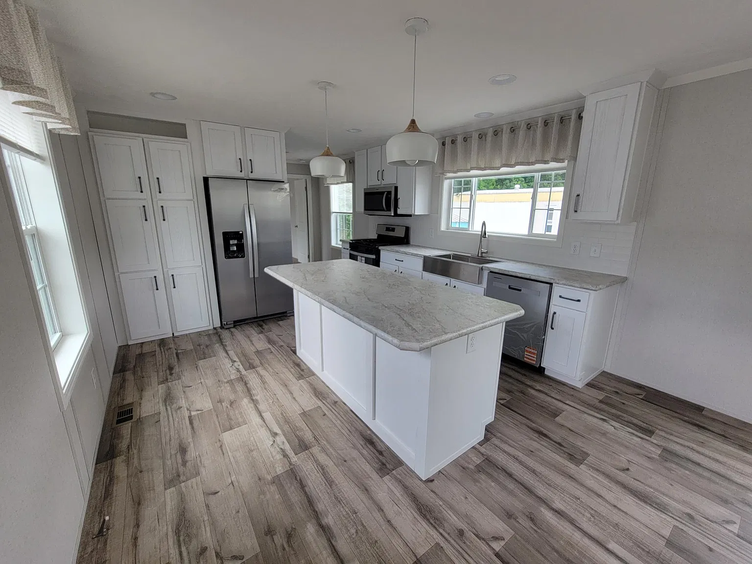 2 bed, 907 sqft, $1,395 — Photo 4