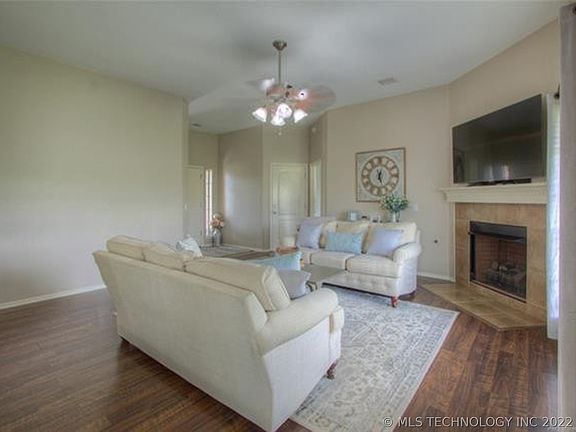 2nd image of 12120 S 271st East Ave