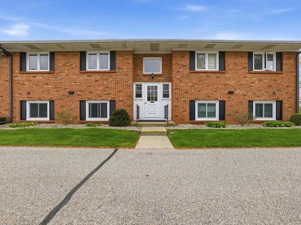 230 S State St APT 15, Zeeland, MI 49464
