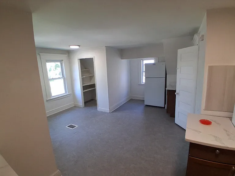 1688-1690 Iranistan Ave #3 — Photo 6