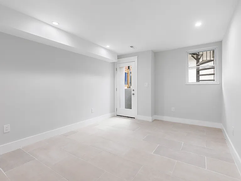 45 Bates St NW #1 — Photo 5
