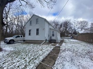 18 Canoga St, Auburn, NY 13021