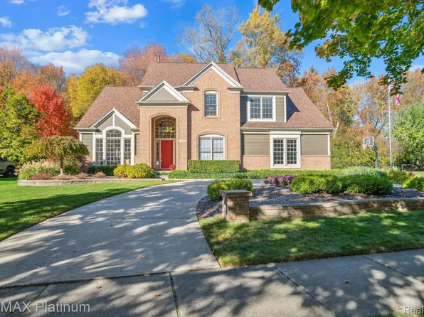 47974 Deer Trail Dr, Canton, MI 48187