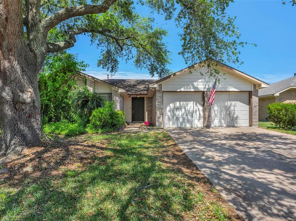 331 Capehill Dr, Webster, TX 77598