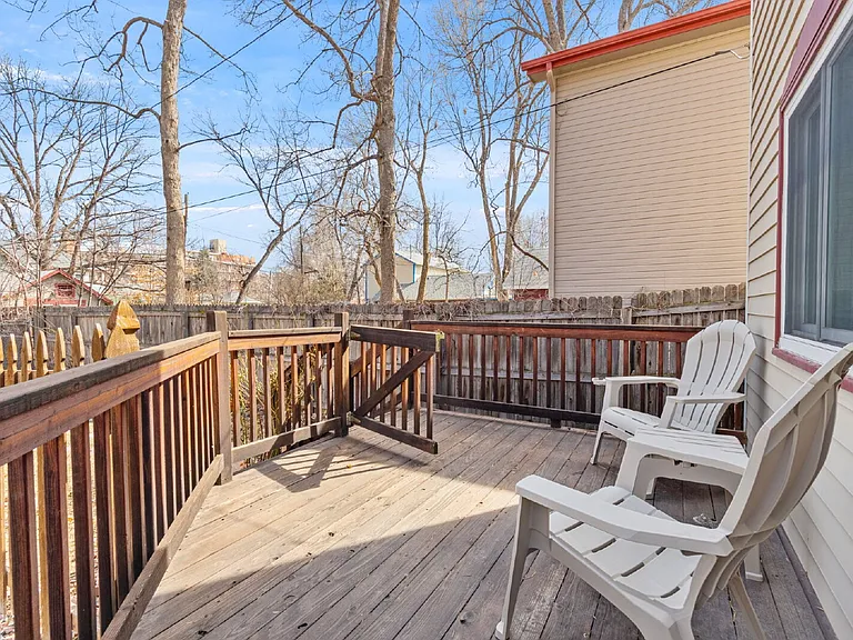 632 Bross St — Photo 32