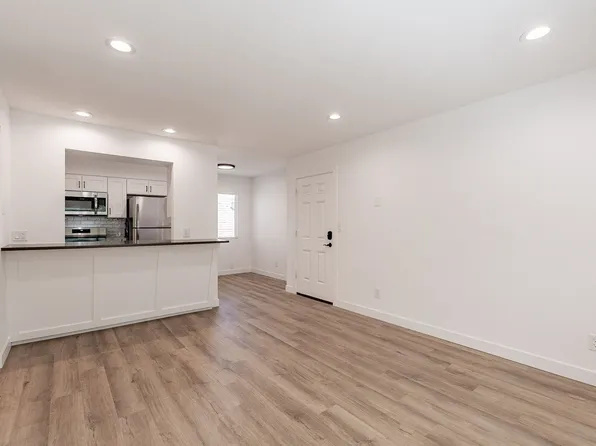 Euclid & 10th Apartments, 804-870 E 10th St #E9c1327a7, Tucson, AZ 85719