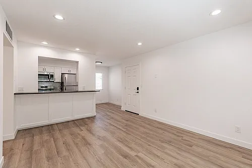 Euclid & 10th Apartments Photo 1