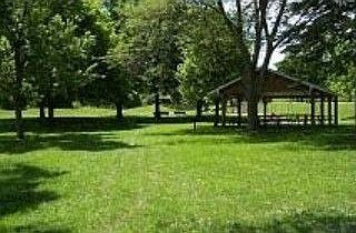2nd image of 723 Glen Oak Dr