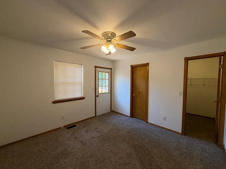 828 S Brownell Ave — Photo 4