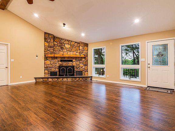 2nd image of 84 Quail Cove Dr
