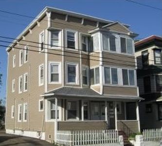 189-191 Smith St, Bridgeport, CT, 06607