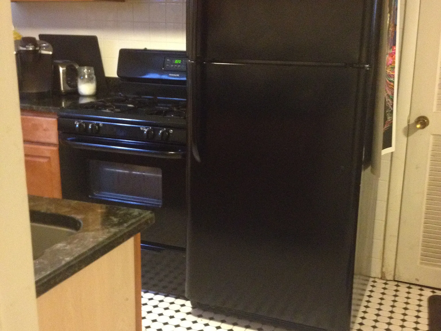 1118 Garnett Pl — Photo 2