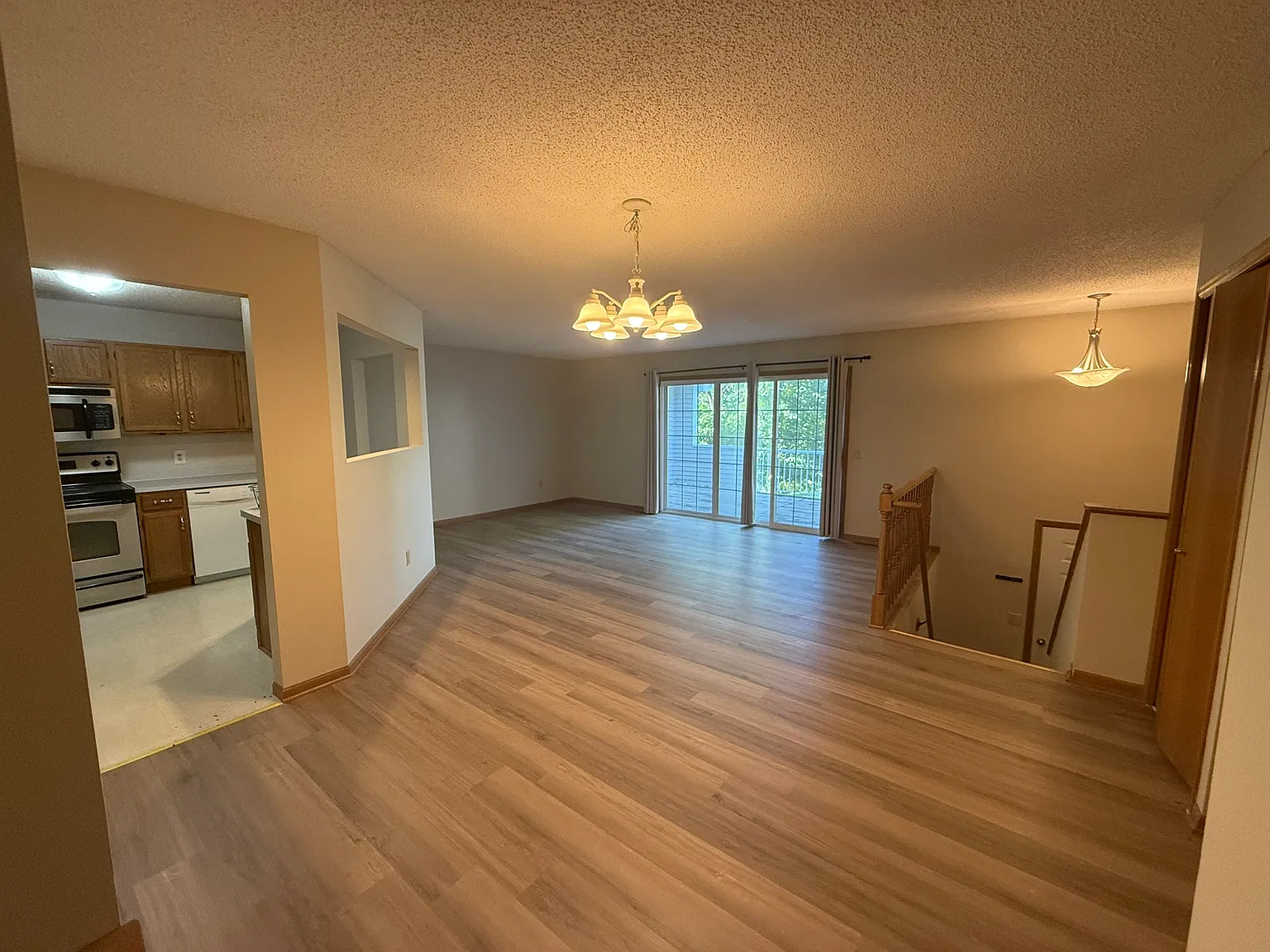 2 bed, 1.5 bath, 1180 sqft, $1,950 — Photo 3