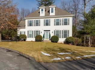 15 Churchill Pl, Avon, CT 06001