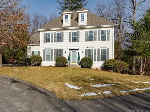 15 Churchill Place, Avon, CT 06001