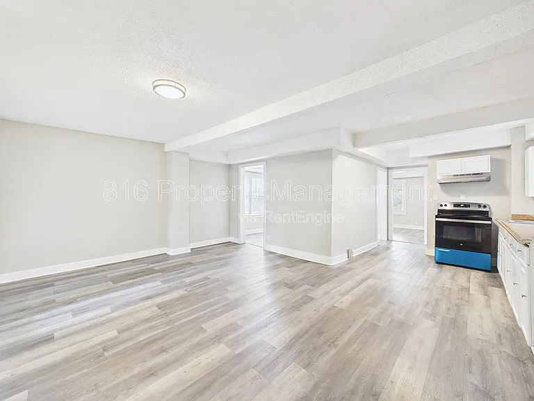 4417 Wayne Ave — Photo 12