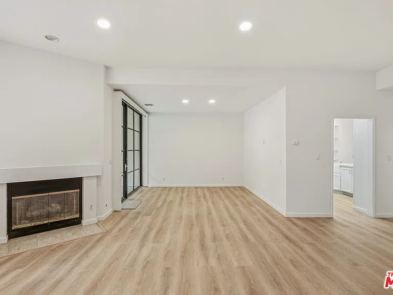 11636 Montana Ave #103 — Photo 13