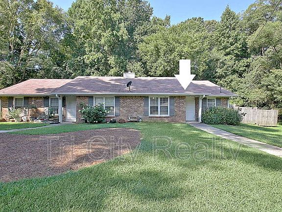 2nd image of 150 Chase Ct