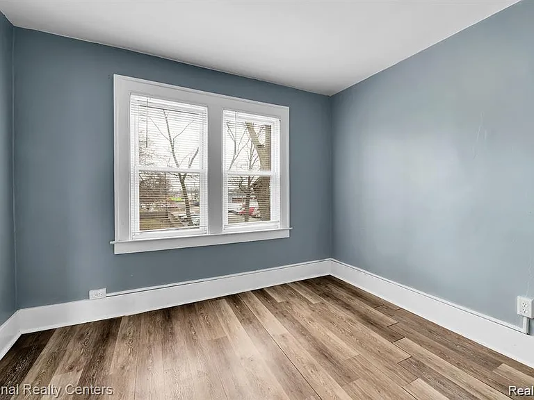 39 E Brockton Ave — Photo 9