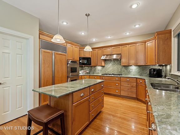 5th image of 624 Glenwood Ln