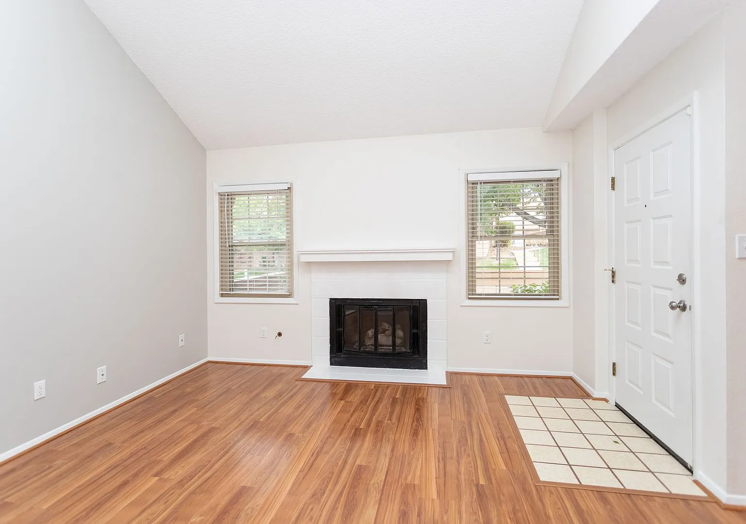 Impeccably Maintained End Unit Townhome with 2-Car Garage: Effortless Comfort & Convenience Await! — Photo 4