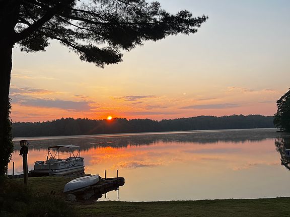 3rd image of 146 Crystal Pond Rd