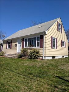 121 Beachmont Ave, Cranston, RI, 02905