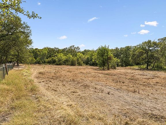 4th image of 16001 Decker Lake Rd