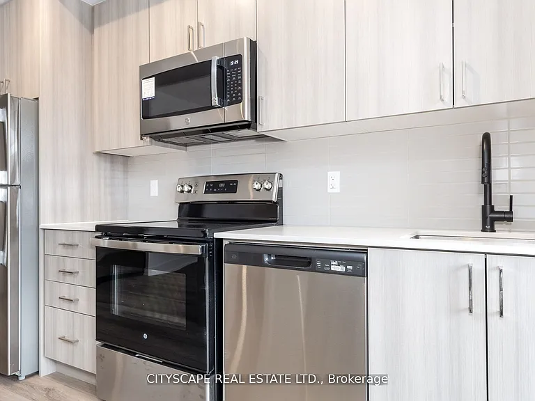 758 Dovercourt Rd W #805 — Photo 12